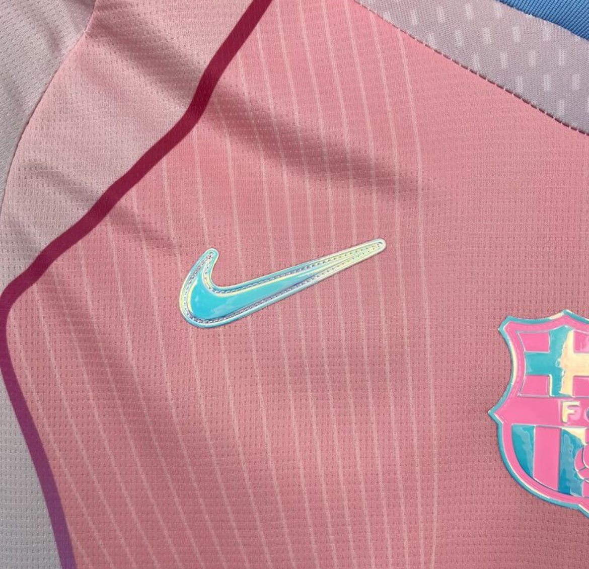Pink Barcelona training top 2025/2026